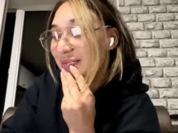 Annabellandmann Chaturbate stream image from September 30, 2025