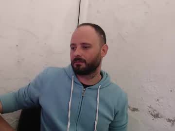 Arield85 Chaturbate stream image from September 30, 2025