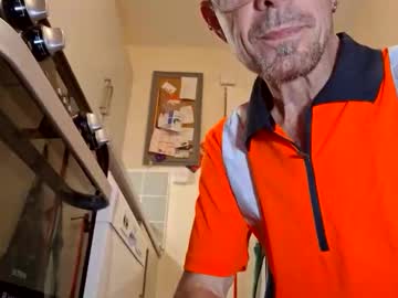 Gillesguichard Chaturbate stream image from September 30, 2025