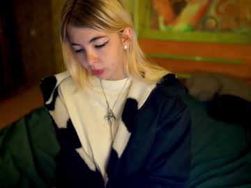 Allison_Cuty Chaturbate stream image from September 30, 2025