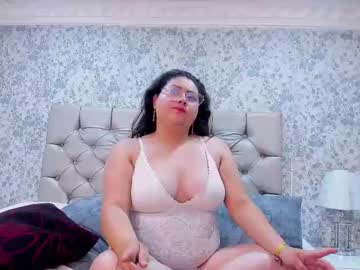 Miaareynoldss Chaturbate stream image from October 01, 2025