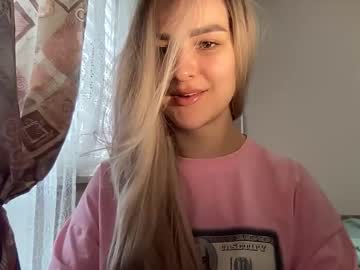 Playfuldoll18 Chaturbate stream image from October 01, 2025