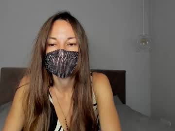 Queen_Of_Moon Chaturbate stream image from October 01, 2025