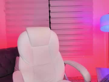 Nina_Collinns Chaturbate stream image from October 01, 2025