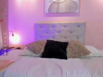 Scarlettvelvett Chaturbate stream image from October 01, 2025