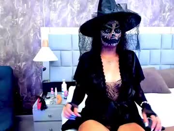 Koralinejons Chaturbate stream image from October 01, 2025