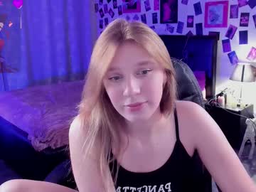 Karambamoon Chaturbate stream image from October 01, 2025