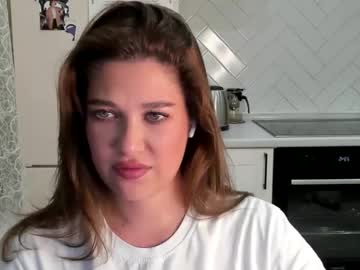 Kylieblond Chaturbate stream image from October 01, 2025