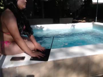 Sandrahot8312 Chaturbate stream image from October 01, 2025