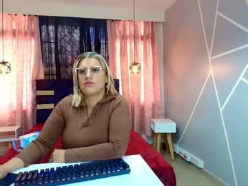 Scarlet_Milf_ Chaturbate stream image from October 01, 2025