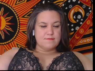 Curvyflora Chaturbate stream image from October 01, 2025