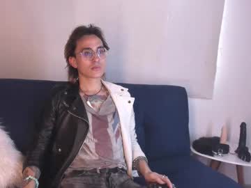 Moonn_Fox Chaturbate stream image from October 01, 2025