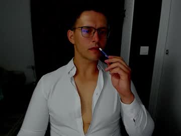 Sexxymuscles4u Chaturbate stream image from October 02, 2025