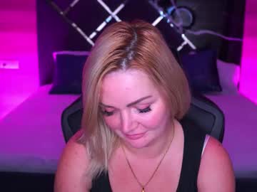 Blondeviva Chaturbate stream image from October 02, 2025