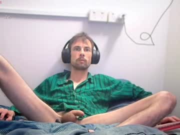 Rubitricky Chaturbate stream image from October 02, 2025