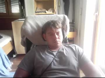 Iloveyoutoo2000 Chaturbate stream image from October 02, 2025