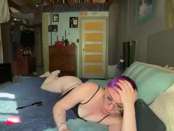 Zombiemommmy Chaturbate stream image from October 02, 2025