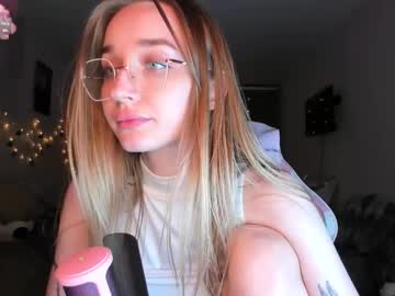 Merryl_Clark Chaturbate stream image from October 02, 2025