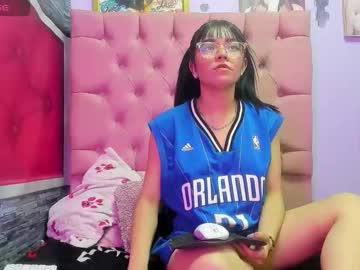 Emely_Roose Chaturbate stream image from October 02, 2025