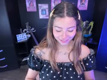 Candyxpeach Chaturbate stream image from October 03, 2025