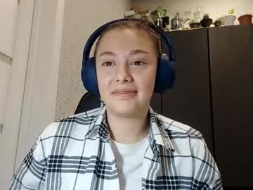 Rosannacreamer Chaturbate stream image from October 03, 2025