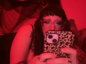 Hell0kittyblood Chaturbate stream image from October 03, 2025