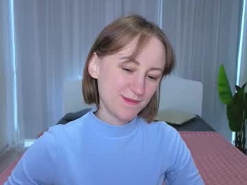 Luluchiiii Chaturbate stream image from October 03, 2025