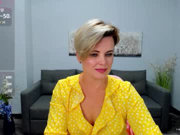 Julia_Wilsons Chaturbate stream image from October 03, 2025