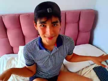 Angelduzzzt Chaturbate stream image from October 03, 2025