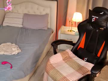 Lana_Glow Chaturbate stream image from October 03, 2025