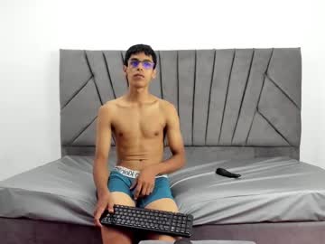 Xkevinm Chaturbate stream image from October 03, 2025