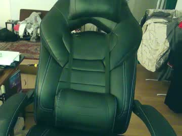 Calientecalientee Chaturbate stream image from October 03, 2025