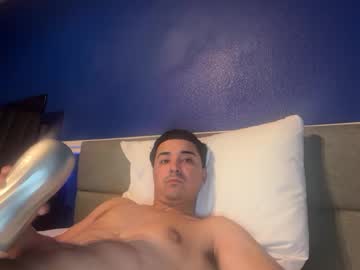 Doingit4uuu Chaturbate stream image from October 03, 2025