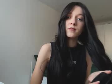 Monnymoon Chaturbate stream image from October 04, 2025