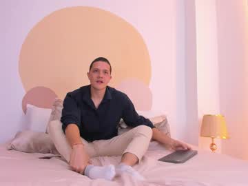 Kieranthornton Chaturbate stream image from October 04, 2025
