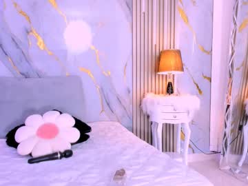 Beckyrusso2 Chaturbate stream image from October 04, 2025