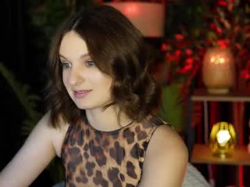 Xoxo_Molly Chaturbate stream image from October 04, 2025