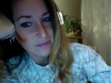 Olyra11 Chaturbate stream image from October 04, 2025