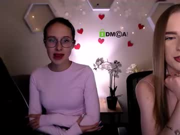Mona_Cloud Chaturbate stream image from October 04, 2025