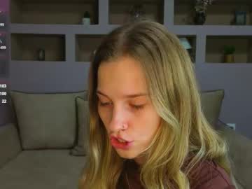 Lynntiny Chaturbate stream image from October 05, 2025