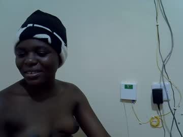 Creamyypussyy Chaturbate stream image from October 05, 2025