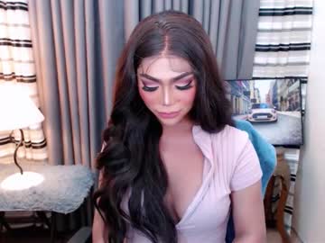 Yourloveable Chaturbate stream image from October 05, 2025