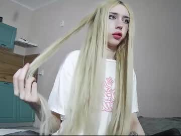 Kikiblush Chaturbate stream image from October 06, 2025