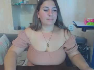 Chrystalbella Chaturbate stream image from October 06, 2025