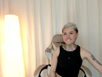 Suzu_Wolf Chaturbate stream image from October 06, 2025