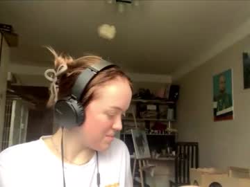 Mckenziemoitoza Chaturbate stream image from October 06, 2025