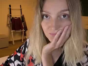 Elyrasnarl Chaturbate stream image from October 06, 2025
