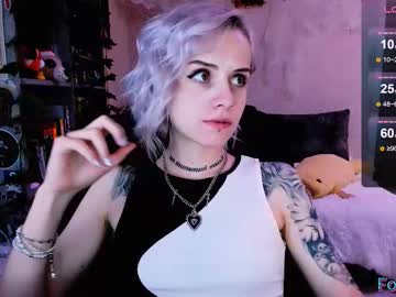 Nanitamoore Chaturbate stream image from October 06, 2025