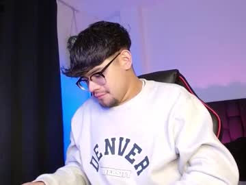 Isaac_Saenz Chaturbate stream image from October 06, 2025