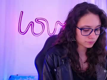 Emilirusso Chaturbate stream image from October 07, 2025